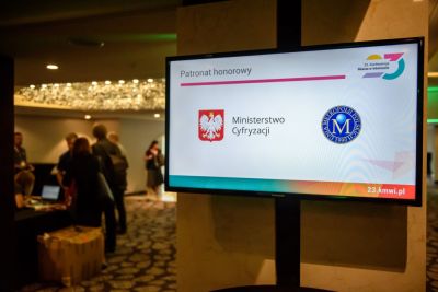 Rejestracja, kuluary, stoiska partnerów i sponsorów - zdjęcie 85