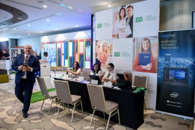 Rejestracja, kuluary, stoiska partnerów i sponsorów - zdjęcie 31