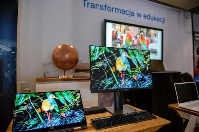 Rejestracja, kuluary, stoiska partnerów i sponsorów - zdjęcie 36