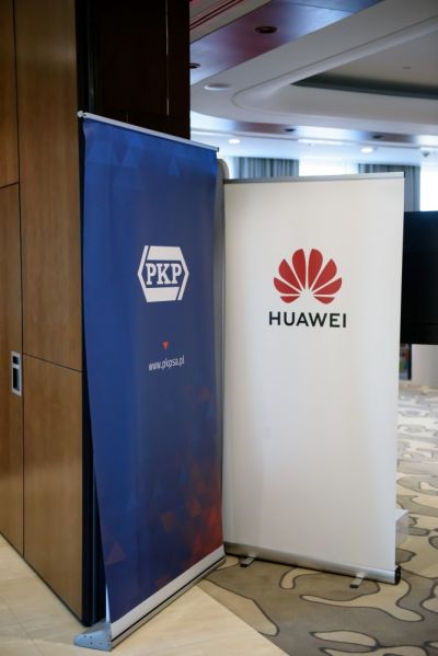 Rejestracja, kuluary, stoiska partnerów i sponsorów - zdjęcie 19