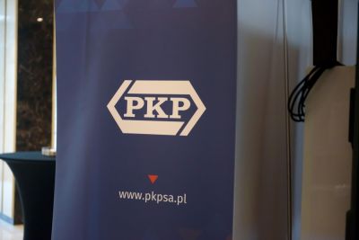 Rejestracja, kuluary, stoiska partnerów i sponsorów - zdjęcie 15