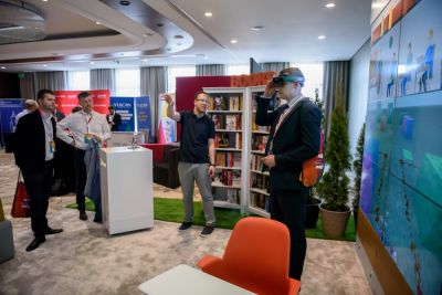 Rejestracja, kuluary, stoiska partnerów i sponsorów - zdjęcie 45