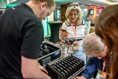 Rejestracja, kuluary, stoiska partnerów i sponsorów - zdjęcie 77