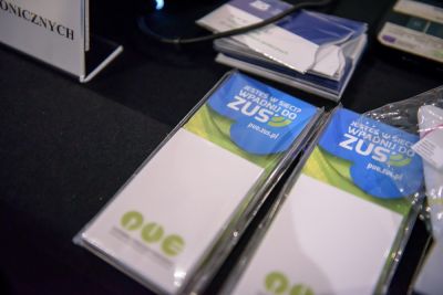 Rejestracja, kuluary, stoiska partnerów i sponsorów - zdjęcie 35