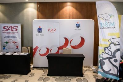 Rejestracja, kuluary, stoiska partnerów i sponsorów - zdjęcie 30