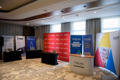 Rejestracja, kuluary, stoiska partnerów i sponsorów - zdjęcie 10