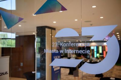 Rejestracja, kuluary, stoiska partnerów i sponsorów - zdjęcie 5