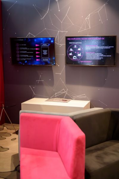 Rejestracja, kuluary, stoiska partnerów i sponsorów - zdjęcie 52