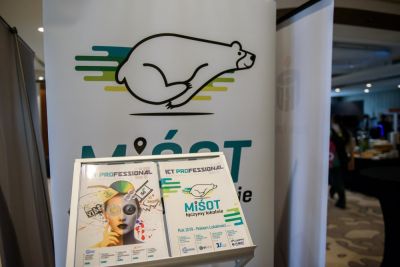 Rejestracja, kuluary, stoiska partnerów i sponsorów - zdjęcie 63