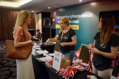 Rejestracja, kuluary, stoiska partnerów i sponsorów - zdjęcie 2