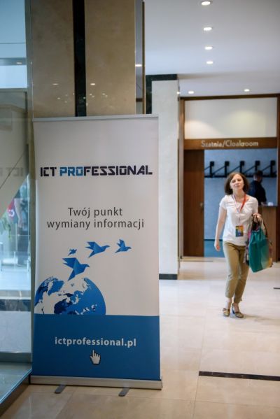 Rejestracja, kuluary, stoiska partnerów i sponsorów - zdjęcie 64