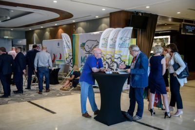 Rejestracja, kuluary, stoiska partnerów i sponsorów - zdjęcie 68