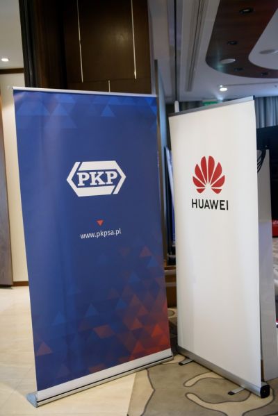 Rejestracja, kuluary, stoiska partnerów i sponsorów - zdjęcie 14