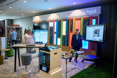 Rejestracja, kuluary, stoiska partnerów i sponsorów - zdjęcie 11