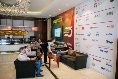 Rejestracja, kuluary, stoiska partnerów i sponsorów - zdjęcie 26