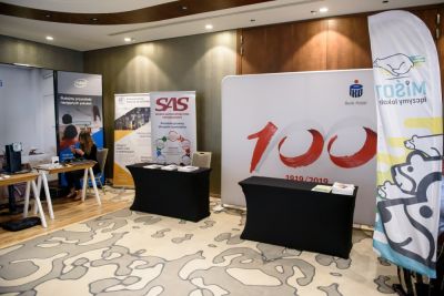 Rejestracja, kuluary, stoiska partnerów i sponsorów - zdjęcie 5