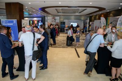 Rejestracja, kuluary, stoiska partnerów i sponsorów - zdjęcie 27