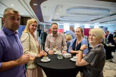 Rejestracja, kuluary, stoiska partnerów i sponsorów - zdjęcie 24