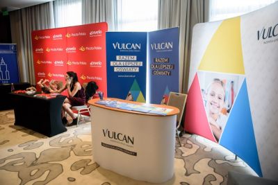 Rejestracja, kuluary, stoiska partnerów i sponsorów - zdjęcie 17