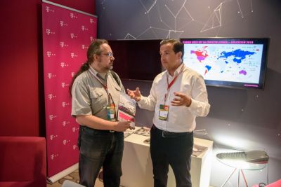 Rejestracja, kuluary, stoiska partnerów i sponsorów - zdjęcie 16