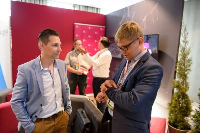 Rejestracja, kuluary, stoiska partnerów i sponsorów - zdjęcie 15