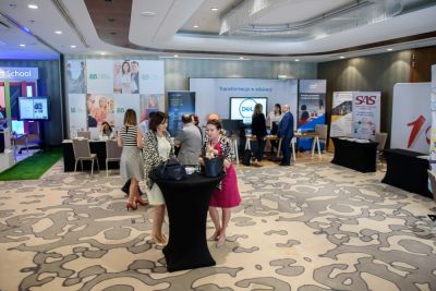 Rejestracja, kuluary, stoiska partnerów i sponsorów - zdjęcie 30